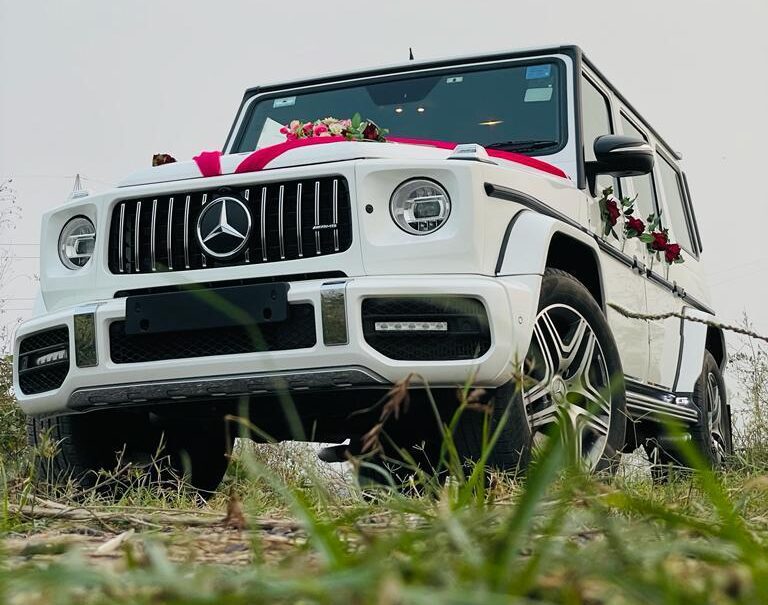 Mercedes G wagon G63 2024 white wedding car decorated in Punjab Jaladhar ludhiana chandigarh Delhi NCR Haryana Rajasthan Noida Faridabad Rudrapur Palia Kalan